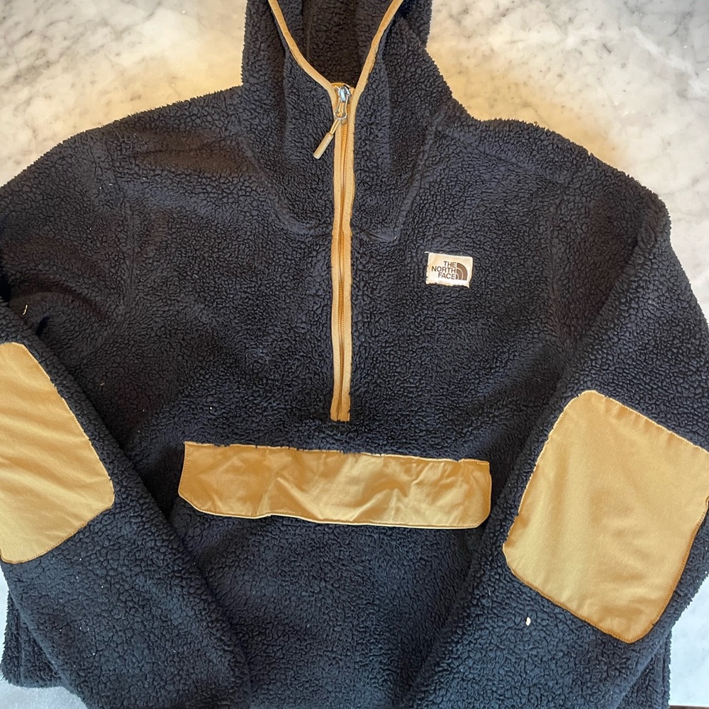 Men’s Sherpa North Face hooded jacket